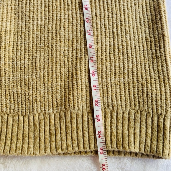 Old Navy Beige Tan Chunky Knit Wool Blend Fall Cozy Sweater | Large - Picture 3 of 7